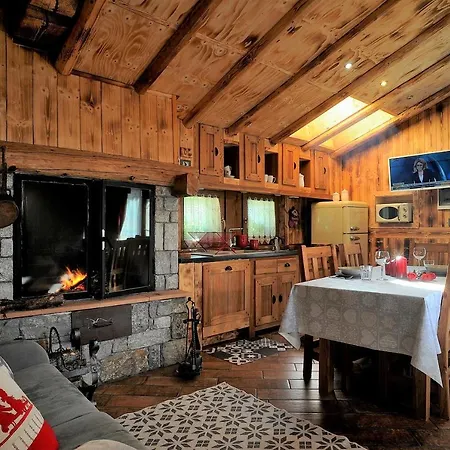 公寓式酒店 Foyer D'antan Con Caminetto Hammam O Vasca Idromassaggio 布吕松