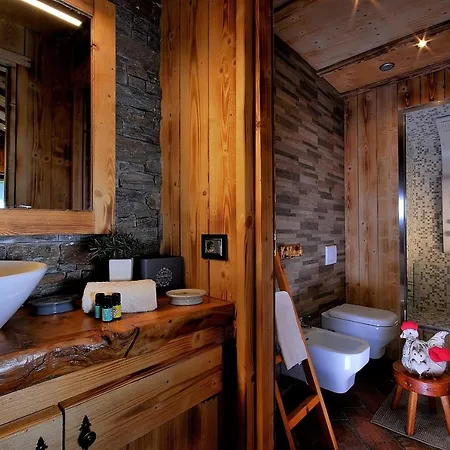 Foyer D'antan Con Caminetto Hammam O Vasca Idromassaggio Brusson