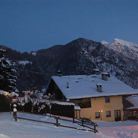 Ξενοδοχείο με διαμερίσματα Foyer D'antan Con Caminetto Hammam O Vasca Idromassaggio Brusson