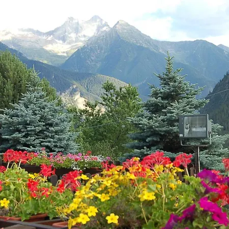 Foyer D'antan Con Caminetto Hammam O Vasca Idromassaggio 3*