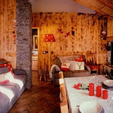 Foyer D'antan Con Caminetto Hammam O Vasca Idromassaggio Lägenhetshotell Brusson