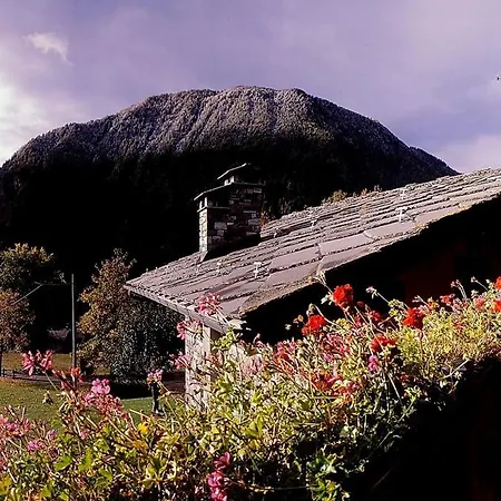 Foyer D'antan Con Caminetto Hammam O Vasca Idromassaggio