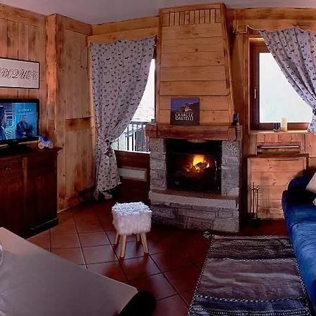 Ξενοδοχείο με διαμερίσματα Foyer D'antan Con Caminetto Hammam O Vasca Idromassaggio 3*