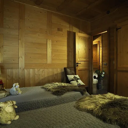 Lägenhetshotell Foyer D'antan Con Caminetto Hammam O Vasca Idromassaggio 3*