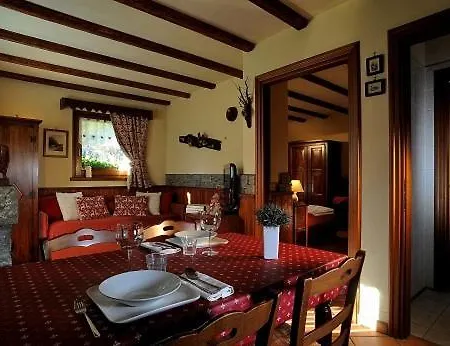 Ξενοδοχείο με διαμερίσματα Foyer D'antan Con Caminetto Hammam O Vasca Idromassaggio 3*