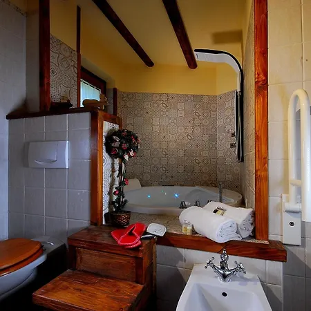 Hotel apartamentowy Foyer D'antan Con Caminetto Hammam O Vasca Idromassaggio 3*