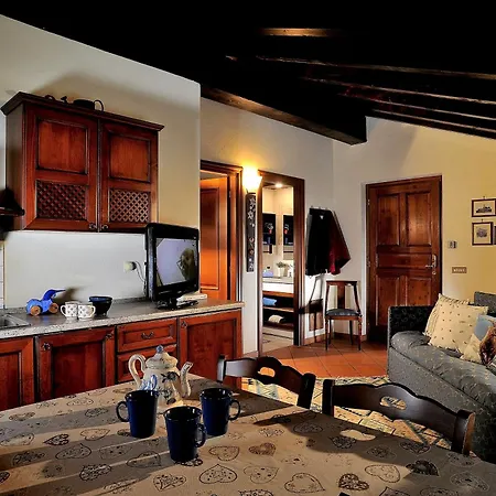 Foyer D'antan Con Caminetto Hammam O Vasca Idromassaggio 3*