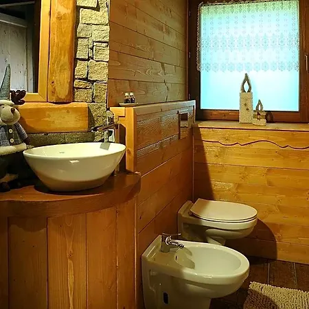 Hotel apartamentowy Foyer D'antan Con Caminetto Hammam O Vasca Idromassaggio Brusson