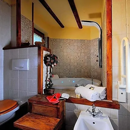 Foyer D'antan Con Caminetto Hammam O Vasca Idromassaggio 3*