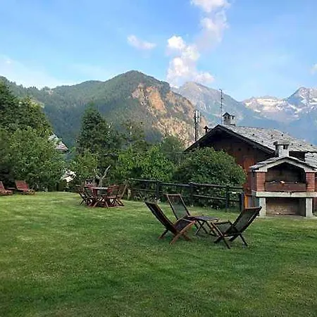 Foyer D'antan Con Caminetto Hammam O Vasca Idromassaggio 3* Brusson