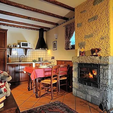 Foyer D'antan Con Caminetto Hammam O Vasca Idromassaggio