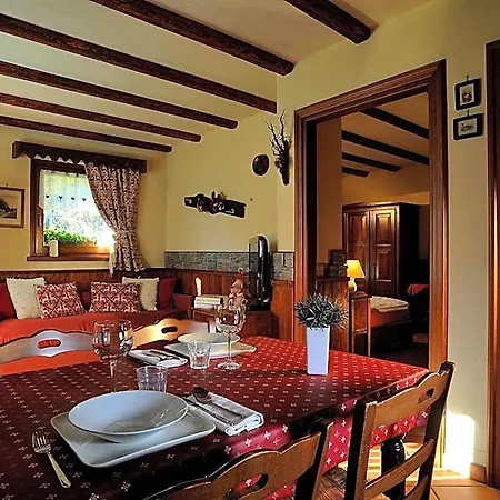 Hotel apartamentowy Foyer D'antan Con Caminetto Hammam O Vasca Idromassaggio 3*