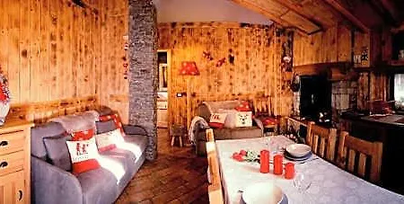 Foyer D'antan Con Caminetto Hammam O Vasca Idromassaggio 3* Brusson