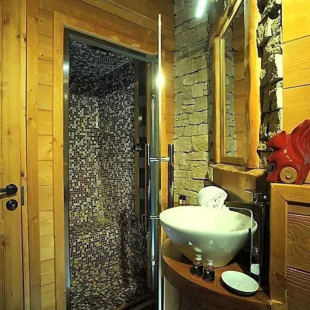 Hotel apartamentowy Foyer D'antan Con Caminetto Hammam O Vasca Idromassaggio 3*