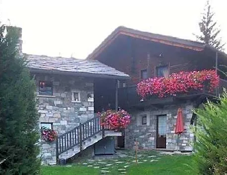 Foyer D'antan Con Caminetto Hammam O Vasca Idromassaggio 3*