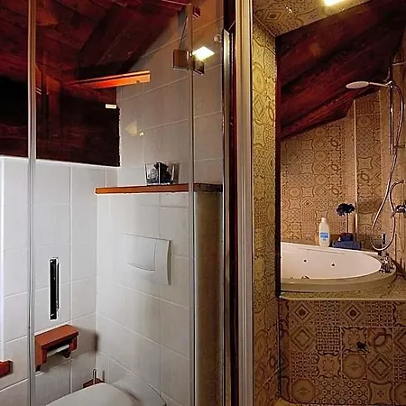 Foyer D'antan Con Caminetto Hammam O Vasca Idromassaggio Hotel apartamentowy 3*