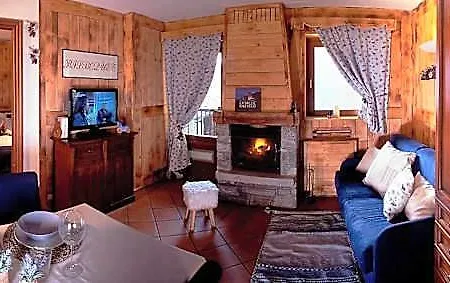 Foyer D'antan Con Caminetto Hammam O Vasca Idromassaggio 3*