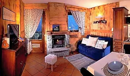 Hotel apartamentowy Foyer D'antan Con Caminetto Hammam O Vasca Idromassaggio