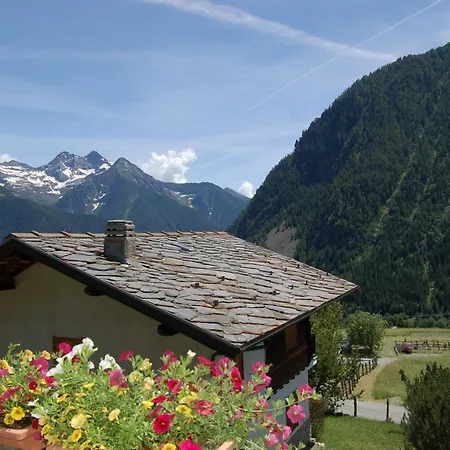 Foyer D'antan Con Caminetto Hammam O Vasca Idromassaggio