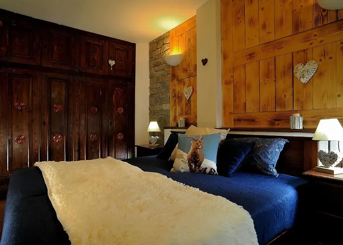 Foyer D'antan Con Caminetto Hammam O Vasca Idromassaggio