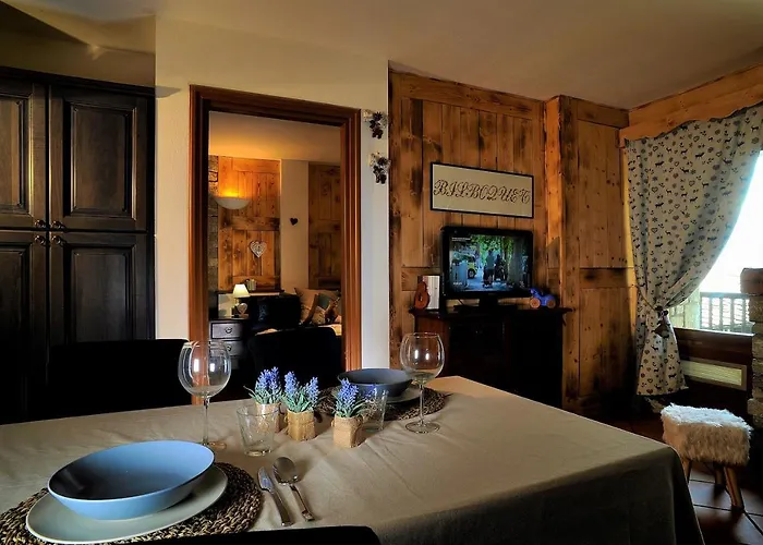 Foyer D'antan Con Caminetto Hammam O Vasca Idromassaggio Aparthotel Brusson