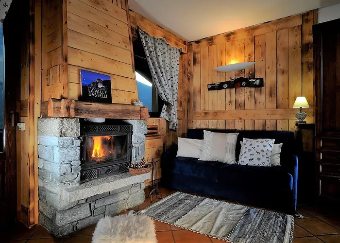 Foyer D'antan Con Caminetto Hammam O Vasca Idromassaggio