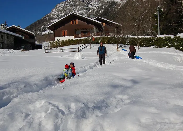 Foyer D'antan Con Caminetto Hammam O Vasca Idromassaggio Aparthotel Brusson