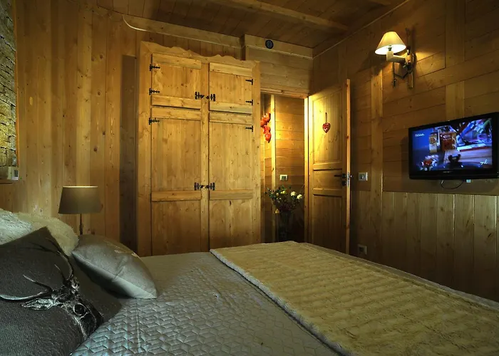 Foyer D'antan Con Caminetto Hammam O Vasca Idromassaggio